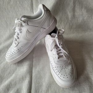 Nike White Low-Top Leather Trainers Size  7.5